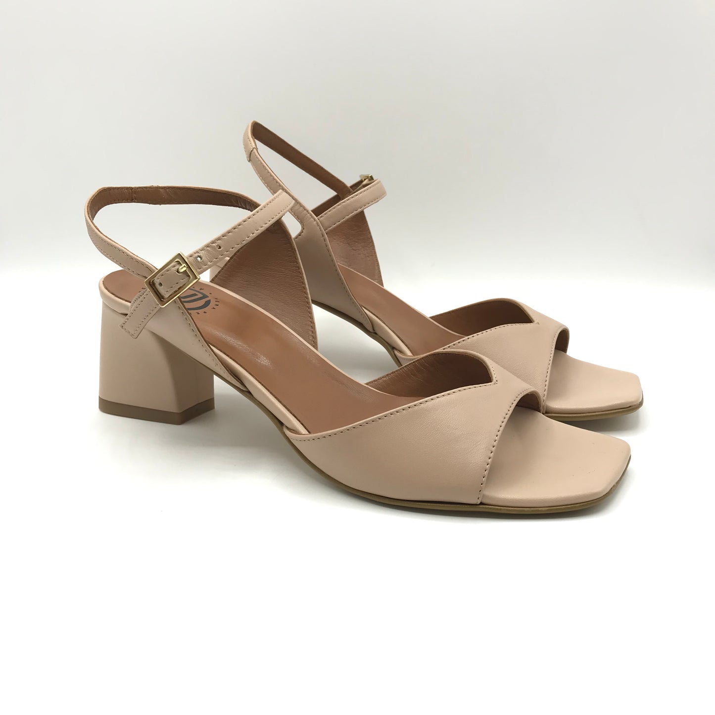 Linea Uno | Sandali eleganti in vera pelle con tacco | K173