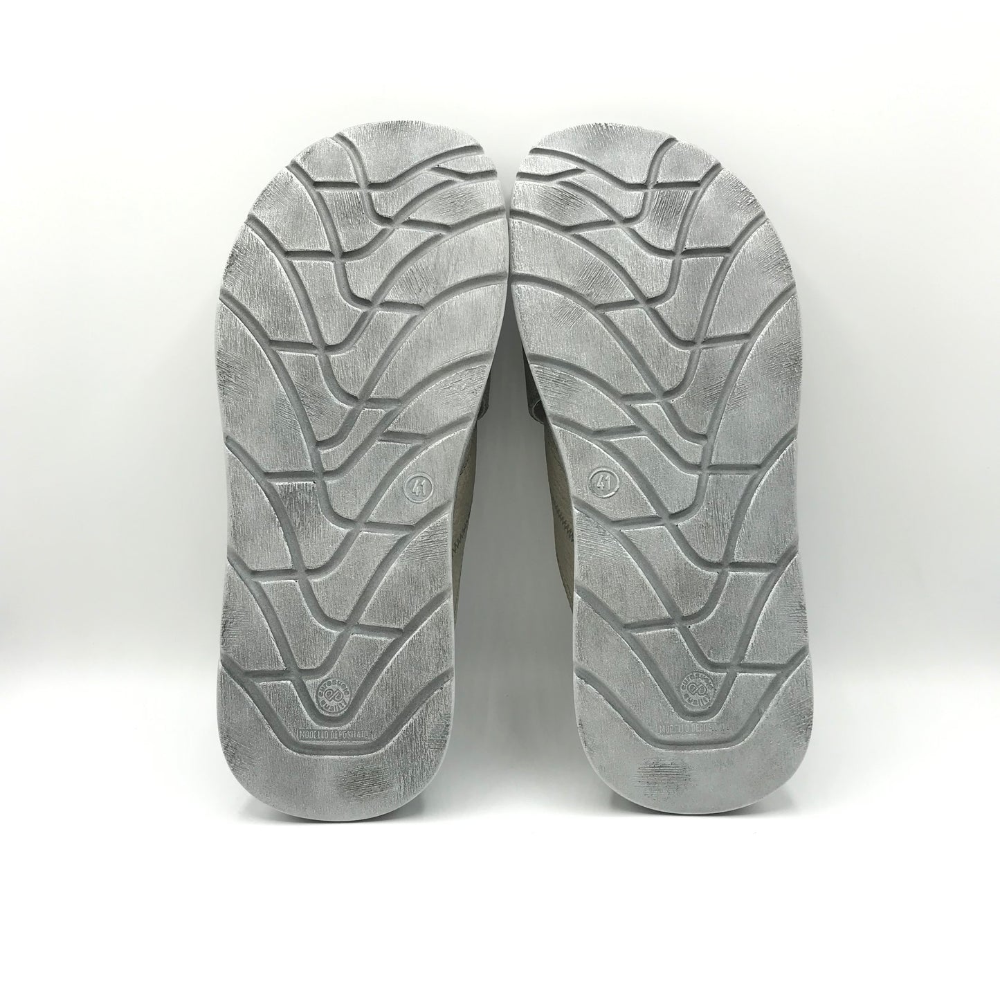 Walk in the city | Ciabatte incrociate in vera pelle | 42950