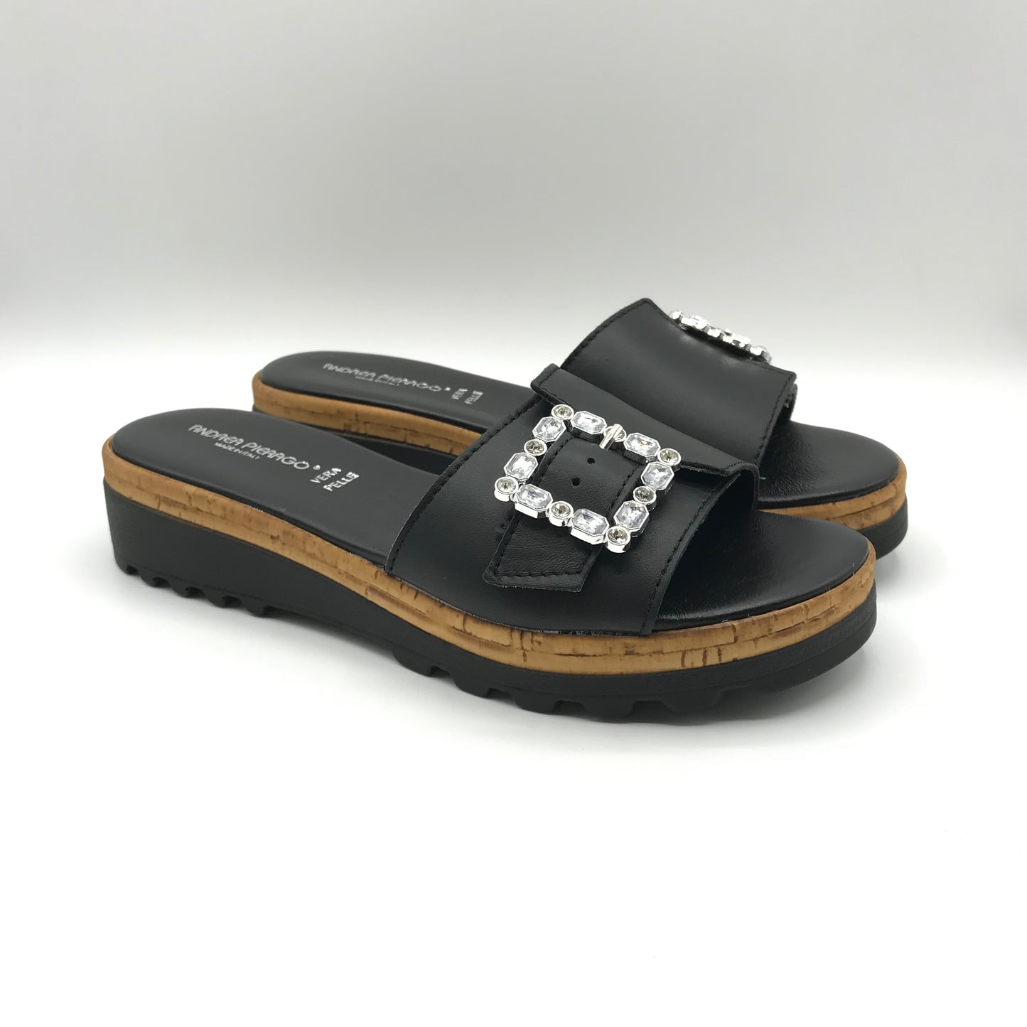 Andrea Pierago | Ciabatte in pelle con fibbia diamantata | 3566-70811